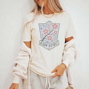 Five Petal Flower Boho Vintage Style Graphic Tee